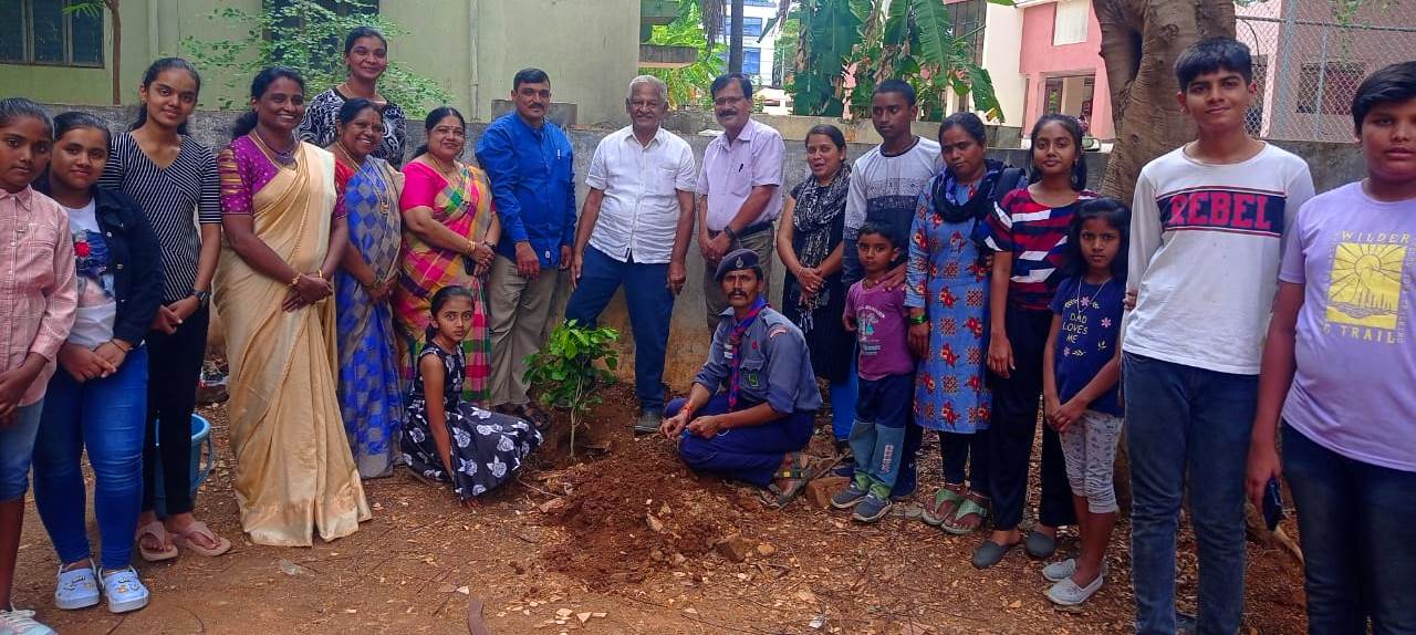 ಕೇಂದ್ರಕನ್ನಡ ಸಾಹಿತ್ಯ ವೇದಿಕೆ ತಾಲ್ಲೂಕುಘಟಕ ಹಾಸನ, ಭಾರತ್ ಸ್ಕೌಟ್ಸ್ ಮತ್ತು ಗೈಡ್ಸ್ ಜಿಲ್ಲಾ ಸಂಸ್ಥೆ ಹಾಸನ, ಏಕಲವ್ಯ ರೂವರ್  ಮುಕ್ತದಳ ಹಾಸನ ವತಿಯಿಂದ ವಿಶ್ವ ಭೂದಿನಾಚರಣೆ