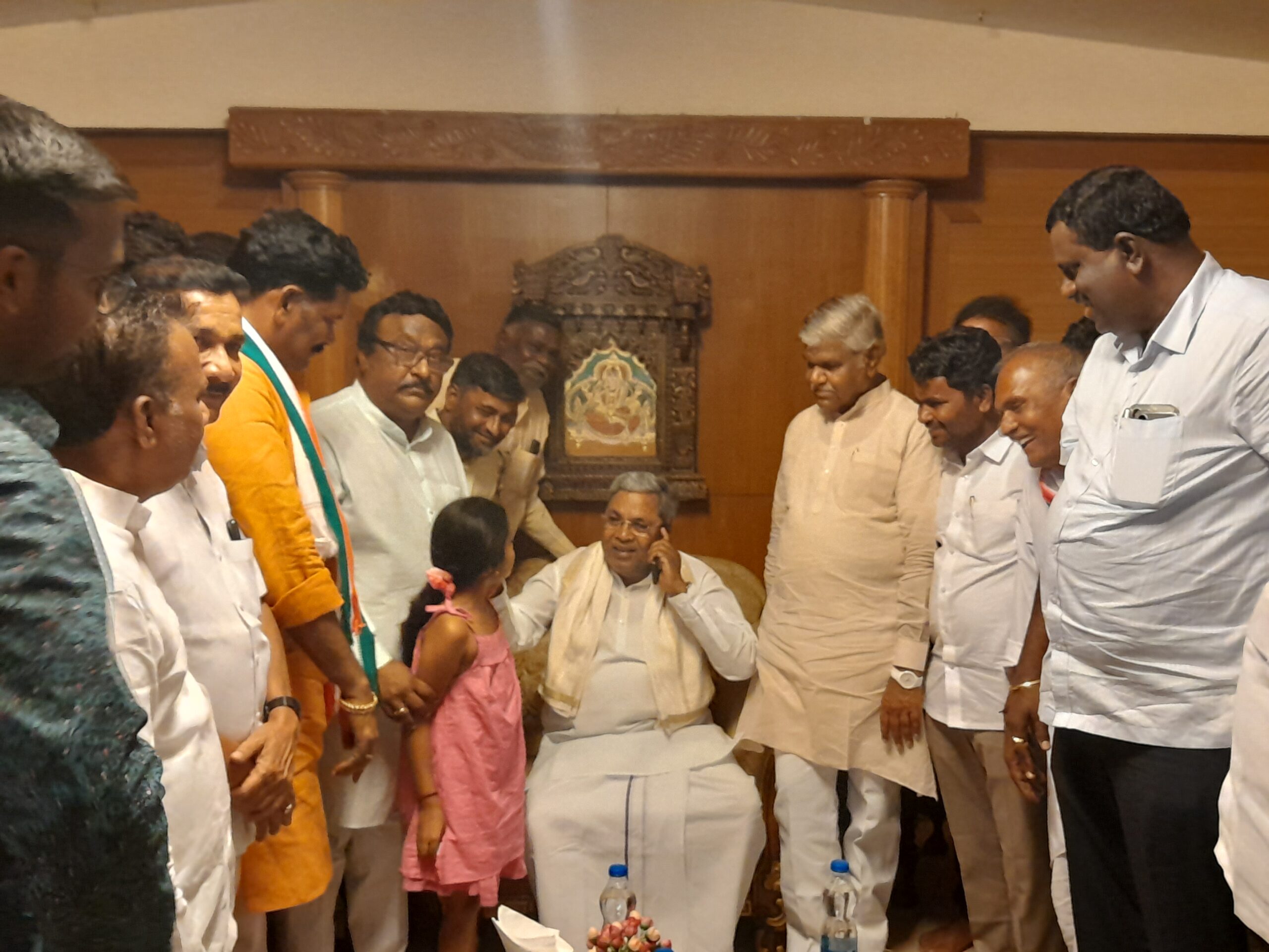 ಎಚ್ ಆರ್ ಶ್ರೀನಾಥ್ ನಿವಾಸಕ್ಕೆ ಸಿಎಂ ಸಿದ್ದರಾಮಯ್ಯ ಭೇಟಿ.