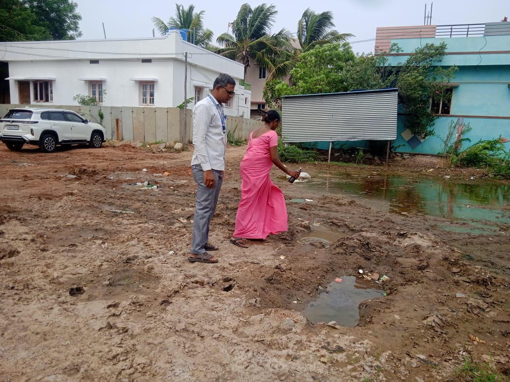 ನಿಂತ ಮಳೆ ನೀರಿಗೆ  ಲಾರ್ವ ಉತ್ಪತ್ತಿಯಾಗದಂತೆ ಕ್ರಮವಹಿಸಿದ ಅಧಿಕಾರಿಗಳು