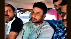 ನಟ ದರ್ಶನ್ ತಮ್ಮ ಅಭಿಮಾನಿಯೊಬ್ಬರ ಕೊಲೆ ಪ್ರಕರಣದಲ್ಲಿ ಬಂಧನವಾಗಿ ಜೈಲು ಸೇರಿದ್ದಾರೆ