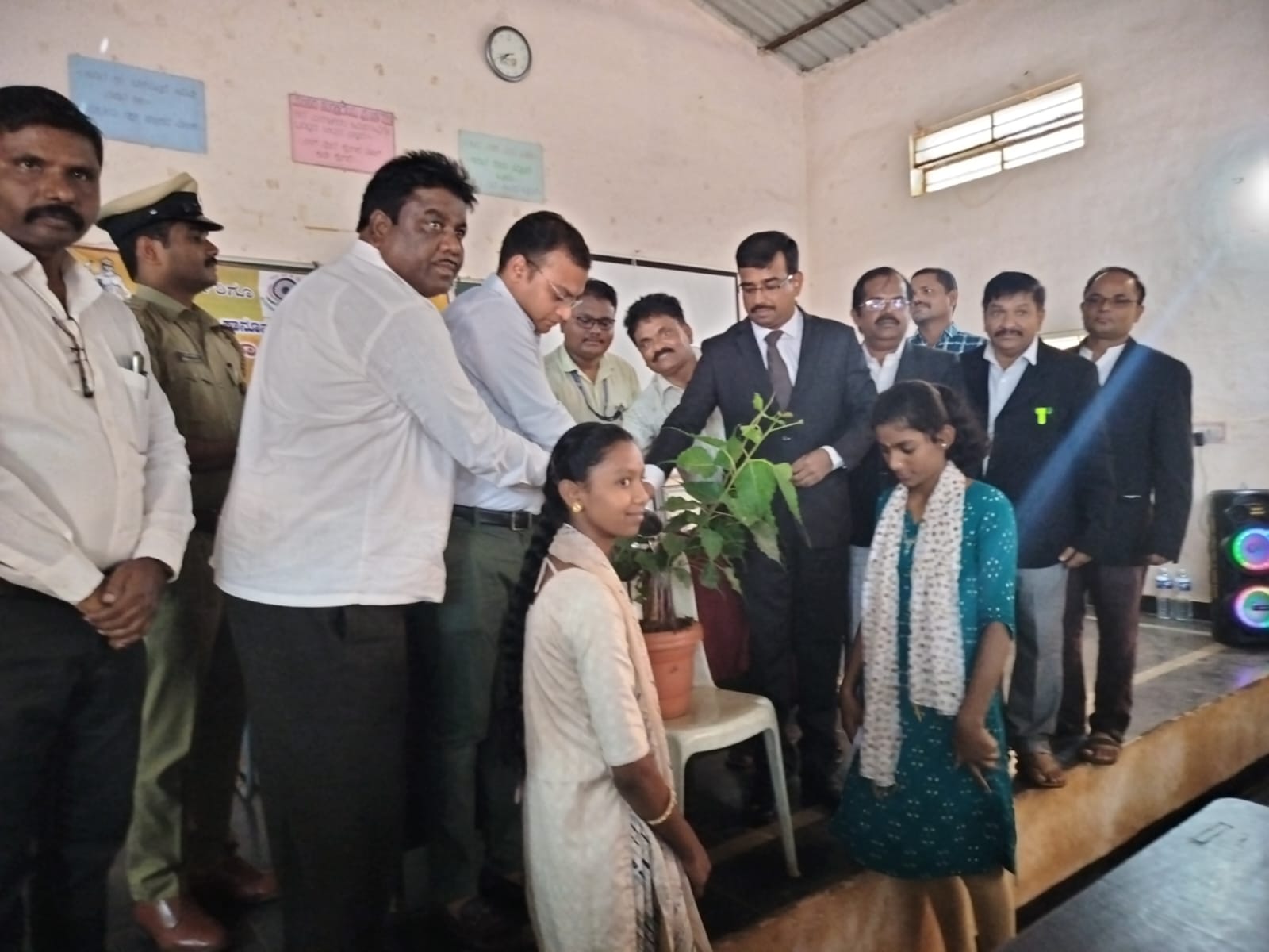 ಜಗತ್ತಿನಲ್ಲಿ ಮಕ್ಕಳನ್ನು ದುಡಿಯುವ ಕಾರ್ಯಕ್ಕೆ ಹಚ್ಚಬಾರದು:ನ್ಯಾ.ದೇವಾರೆಡ್ಡಿ