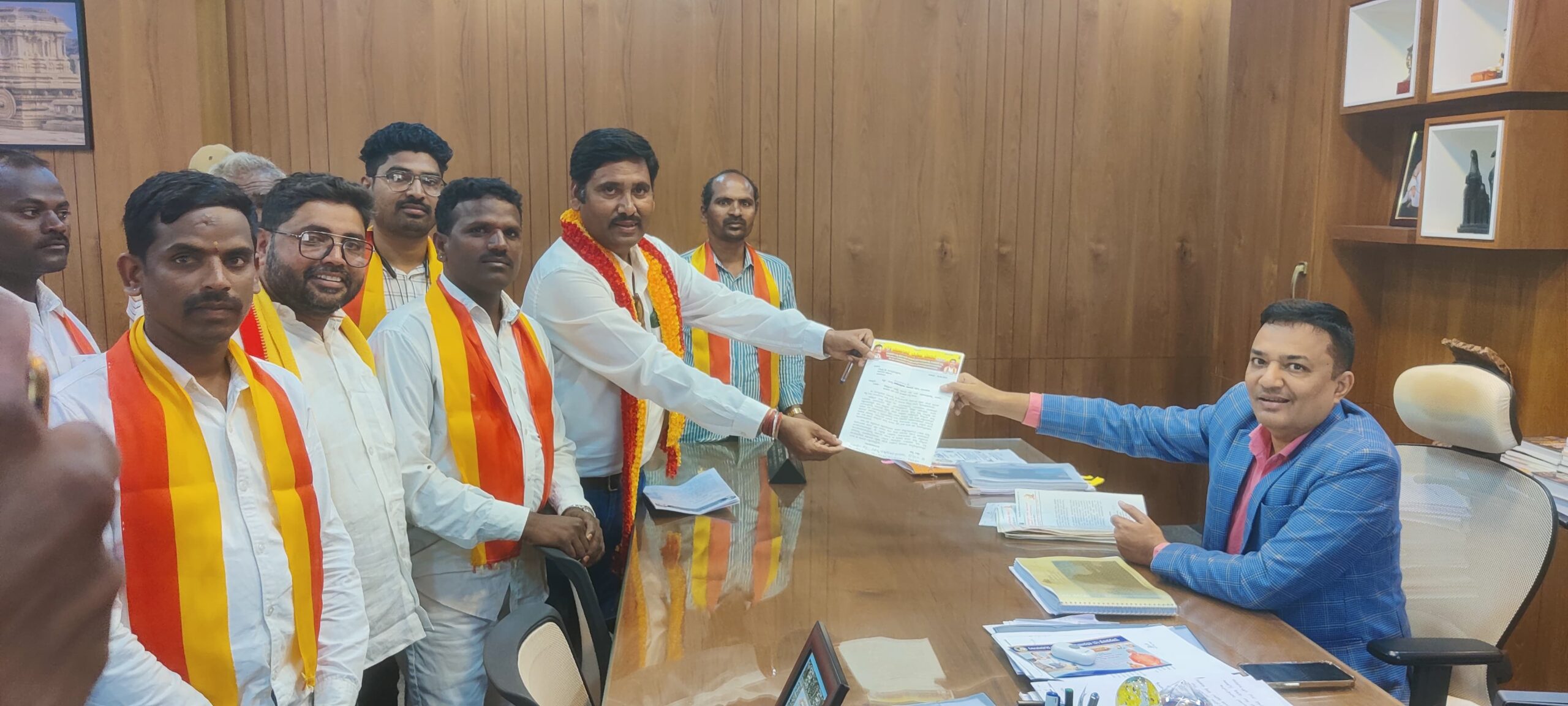 *ಡೀಸೆಲ್ ಮತ್ತು ಪೆಟ್ರೋಲ್ ಬೆಲೆ ಏರಿಕೆ ಖಂಡಿಸಿ"ಕರವೇ" ಪ್ರವೀಣ್ ಶೆಟ್ಟಿ ಬಣ ಪ್ರತಿಭಟನೆ  ಜಿಲ್ಲಾ ಘಟಕ*