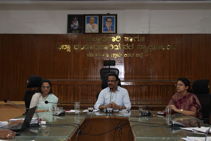 "ನಿಷೇಧಿತ ಏಕ ಬಳಕೆ ಪ್ಲಾಸ್ಟಿಕ್ ವಸ್ತು ದಾಸ್ತಾನು ಮಳಿಗೆಗಳ ಮೇಲೆ ದಾಳಿ ನಡೆಸಿ, ಪ್ಲಾಸ್ಟಿಕ್ ಬಳಕೆ ನಿಯಂತ್ರಿಸಲು ಕ್ರಮ ಕೈಗೊಳ್ಳಿ: ಜಿಲ್ಲಾಧಿಕಾರಿ ಡಾ.ಎನ್ ಶಿವಶಂಕರ್"