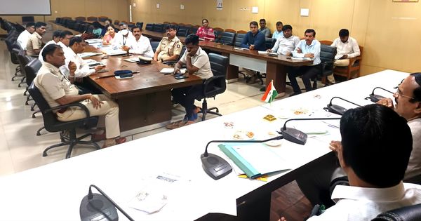 ಮಾನವ ಹಕ್ಕುಗಳು ಆಯೋಗದ ಸಭೆ; ಮೃತ ಕಾರ್ಮಿಕನ ದೇಹದ ಅವಶೇಷಗಳು ಗೌರವಪೂರ್ವಕ ಹಸ್ತಾಂತರ: ಅಧಿಕಾರಿಗಳ ಸ್ಪಷ್ಟನೆ....   ನಾವಗೆ ಅಗ್ನಿ ದುರಂತ: ಸ್ಪಷ್ಟ ವರದಿ ಸಲ್ಲಿಸಲು ಎಸ್.ಕೆ.ವಂಟಿಗೋಡಿ ಸೂಚನೆ