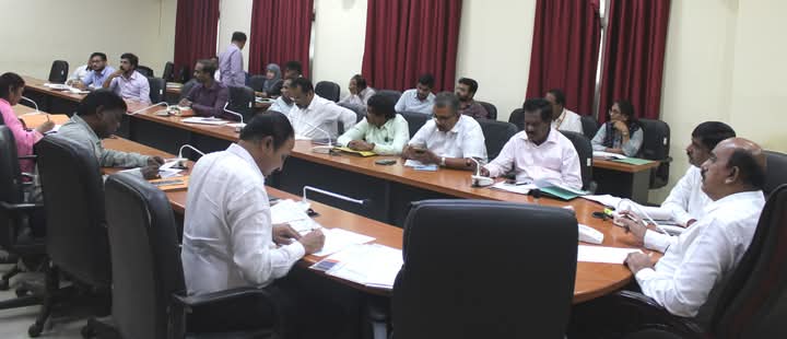ಪ್ರಗತಿ ಪರಿಶೀಲನಾ ಸಭೆಯಲ್ಲಿ ಜಿಲ್ಲಾಧಿಕಾರಿ ಟಿ.ವೆಂಕಟೇಶ್ ಸೂಚನೆ ತ್ವರಿತವಾಗಿ ಕಾಮಗಾರಿ ಪೂರ್ಣಗೊಳಿಸಿ
