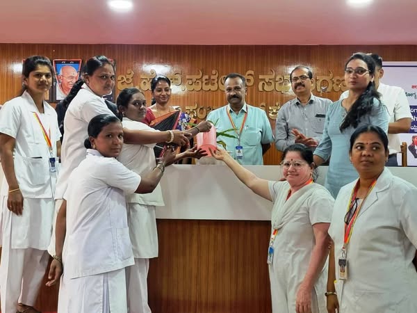 ವಿಶ್ವ ಕ್ಯಾನ್ಸರ್ ದಿನಾಚರಣೆ: ಜಾಗೃತಿ ಕಾರ್ಯಕ್ರಮ...   ಕೋಳಚೆ ಪ್ರದೇಶಗಳಲ್ಲಿ ಕ್ಯಾನ್ಸರ್ ಖಾಯಿಲೆಯ ಕುರಿತು ಅರಿವು ಮೂಡಿಸಿ - ಡಾ.ಲಿಂಗರಾಜು