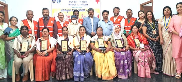ಅಂತರಾಷ್ಟ್ರೀಯ ಮಹಿಳಾ ದಿನಾಚರಣೆ ಪ್ರಯುಕ್ತ ರಕ್ತದಾನ ಶಿಬಿರದಲ್ಲಿ ಹಿರಿಯ ಸಿವಿಲ್ ನ್ಯಾಯಾಧೀಶ ಎಂ.ವಿಜಯ್ ರಕ್ತದಾನವೇ ಶ್ರೇಷ್ಠದಾನ