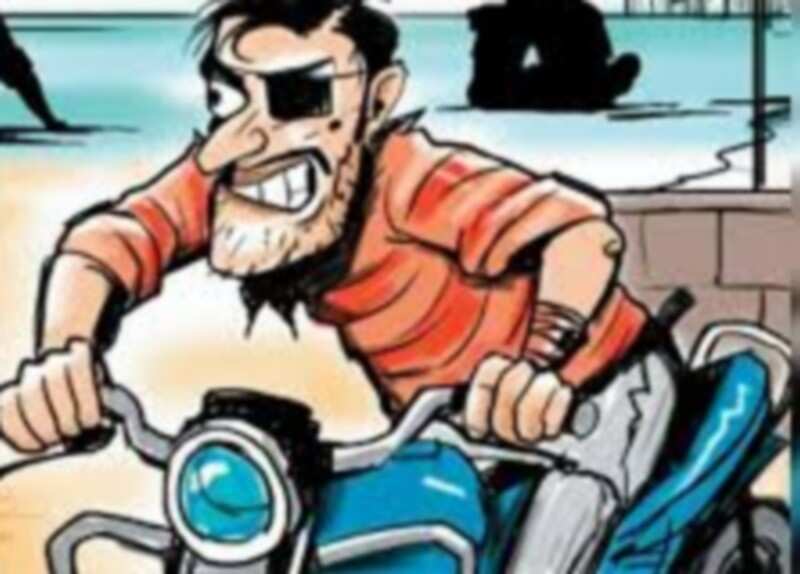 ಬೇಕರಿಕಳ್ಳತನಕ್ಕೆ ಯತ್ನ ಅಂಗಡಿಮಾಲಿನಕನಿಂದ ಬೈಕ್ ಕಸಿದು ಕೊಂಡು ಹೊದ ಕದಿಮರ ಗ್ಯಾಂಗ್