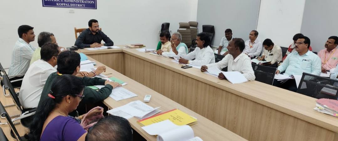 ಪ್ರಧಾನ ಮಂತ್ರಿಗಳ ಹೊಸ 15 ಅಂಶಗಳ ಕಾರ್ಯಕ್ರಮ: ಪ್ರಗತಿ ಪರಿಶೀಲನಾ ಸಭೆ --- ನಿಗದಿತ ಗುರಿಯಂತೆ ಅರ್ಹ ಅಲ್ಪಸಂಖ್ಯಾತರ ಫಲಾನುಭವಿಗಳಿಗೆ ಸೌಲಭ್ಯ ತಲುಪಿಸಿ - ಅಪರ ಜಿಲ್ಲಾಧಿಕಾರಿ ಸಿದ್ದರಾಮೇಶ್ವರ