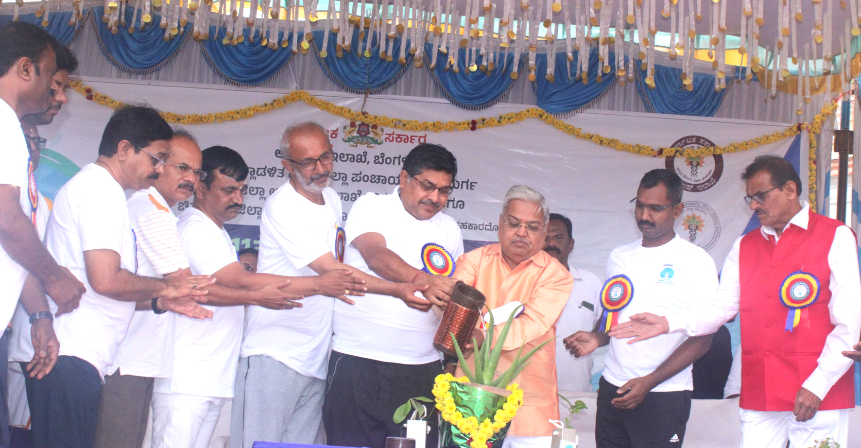 11ನೇ ಅಂತರಾಷ್ಟ್ರೀಯ ಯೋಗ ದಿನಾಚರಣೆ ಸಂಸದ ಗೋವಿಂದ ಎಂ ಕಾರಜೋಳ ಸಲಹೆ ಶಾಲೆಗಳಲ್ಲಿ ಪ್ರತಿ ಶನಿವಾರ ಯೋಗ ಕಲಿಕೆ ಕಡ್ಡಾಯವಾಗಲಿ