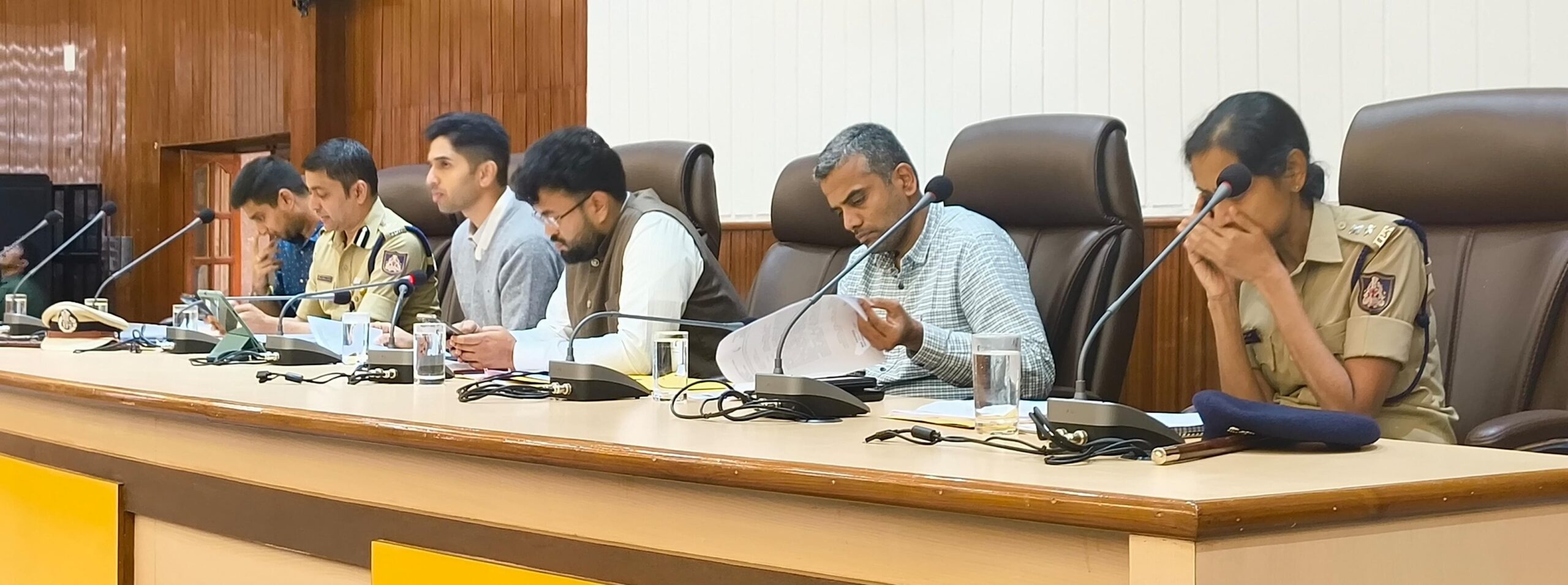 ಪರಿಶಿಷ್ಟ ಜಾತಿ/ವರ್ಗಗಳ ದೌರ್ಜನ್ಯ ನಿಯಂತ್ರಣ ಸಮಿತಿ ಸಭೆ --- ಪರಿಶಿಷ್ಟರ ದೂರು ನಿವಾರಣೆಗೆ ತ್ವರಿತ ಕ್ರಮ ಕೈಗೊಳ್ಳಲು ಜಿಲ್ಲಾಧಿಕಾರಿ ಮೊಹಮ್ಮದ್ ರೋಷನ್ ಸೂಚನೆ