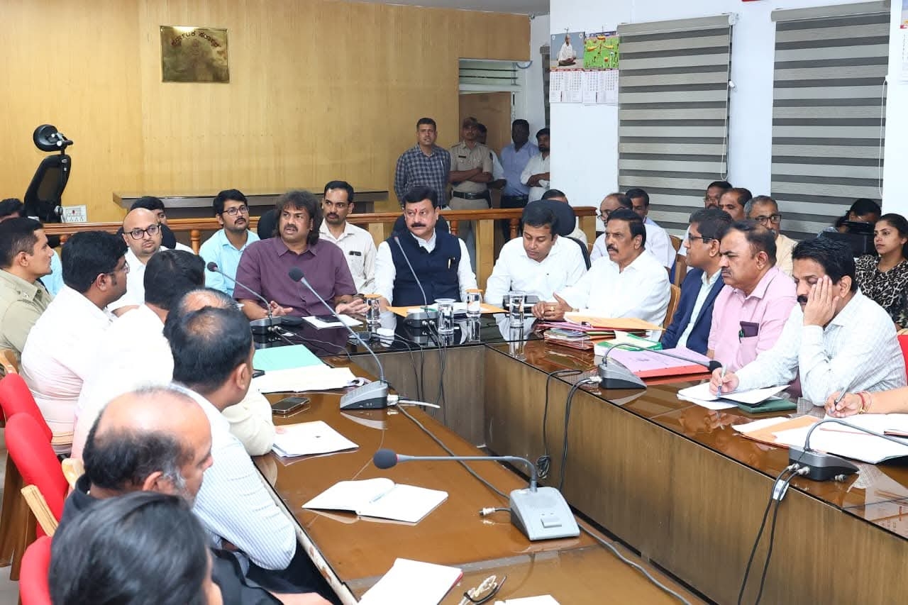 ರೈತರಿಗೆ ತೊಂದರೆ ಕೊಟ್ಟು ಒಕ್ಕಲೆಬ್ಬಿಸಬೇಡಿ - ಎಸ್.ಮಧು ಬಂಗಾರಪ್ಪ ಸೂಚನೆ
