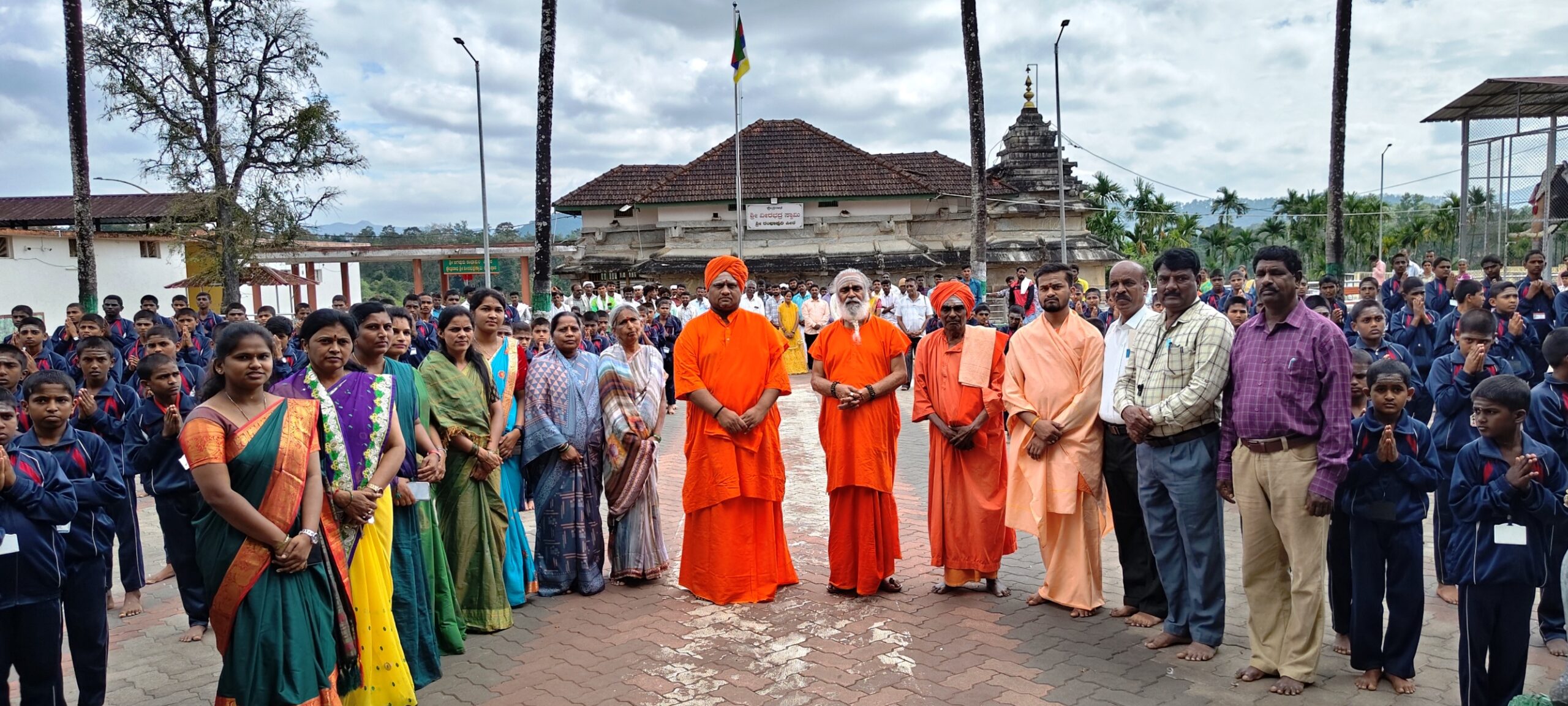 ಆಧ್ಯಾತ್ಮದ ಅರಿವು-ಸಾಧನೆಯಿಂದ ಬದುಕಿನಲ್ಲಿ ಉನ್ನತಿ ಸಾಧ್ಯ  - ಶ್ರೀ ರಂಭಾಪುರಿ ಜಗದ್ಗುರುಗಳು