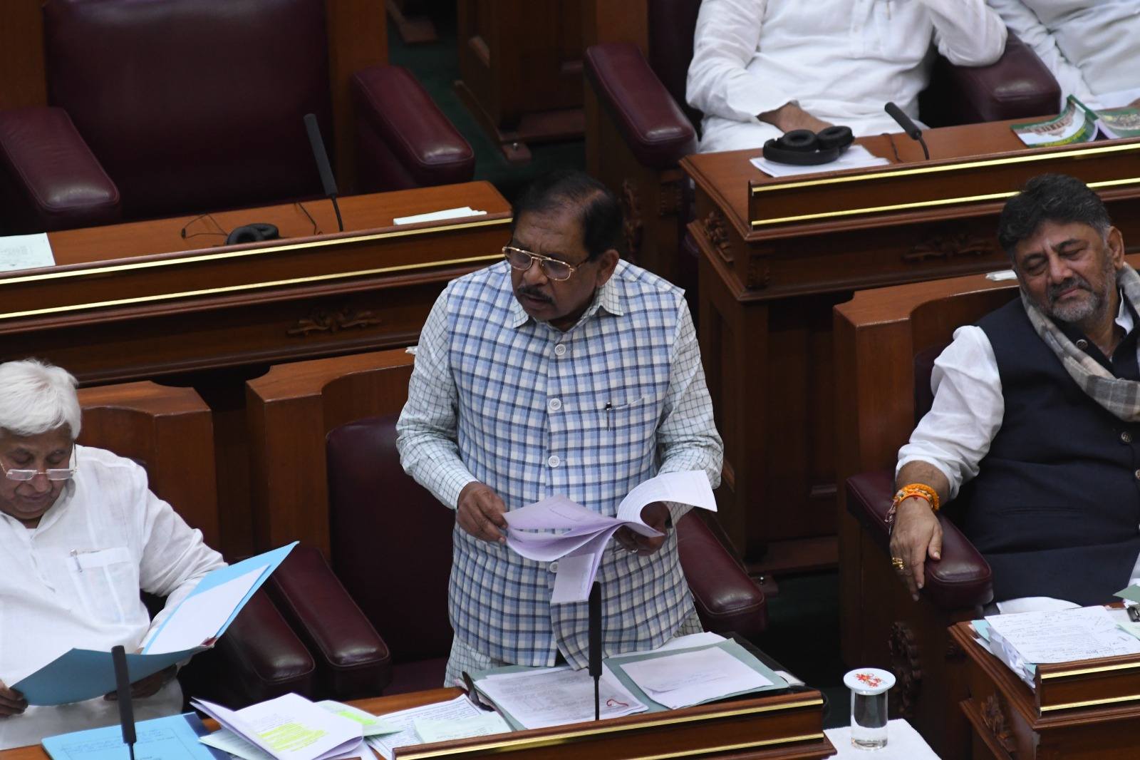 ಮೂರು ತಿಂಗಳಿನಲ್ಲಿ 545 ಪಿ.ಎಸ್.ಐ. ಹುದ್ದೆಗಳ ಭರ್ತಿ *********** ಮನೆ ಮನೆಗೆ ಪೊಲೀಸ್ ಹಾಗೂ ಅಕ್ಕ ಪಡೆ ಯೋಜನೆಗಳಿಂದ ಅಪರಾಧ ಸಂಖ್ಯೆಯಲ್ಲಿ ಇಳಿಕೆ- ಡಾ. ಜಿ. ಪರಮೇಶ್ವರ್