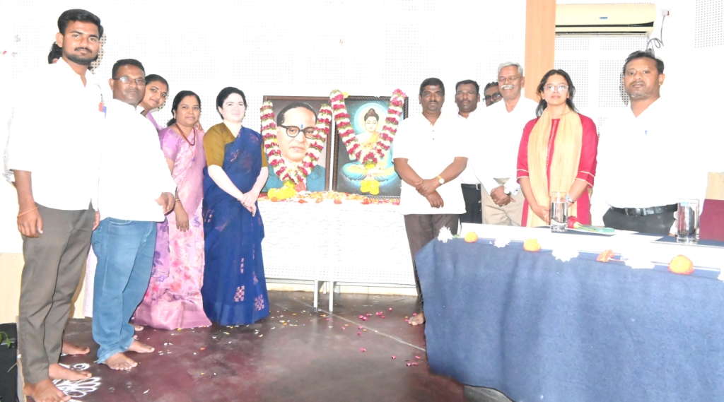 ವಿಜಯನಗರ ಶ್ರೀ ಕೃಷ್ಣದೇವರಾಯ ವಿವಿಯಲ್ಲಿ ಮೂರು ದಿನಗಳ ಕಾರ್ಯಾಗಾರಕ್ಕೆ ಚಾಲನೆ ಭಾರತೀಯರಲ್ಲಿ ಭ್ರಾತೃತ್ವತೆ ಮುಖ್ಯ: ಮೋಹನ್ ಕುಮಾರ್