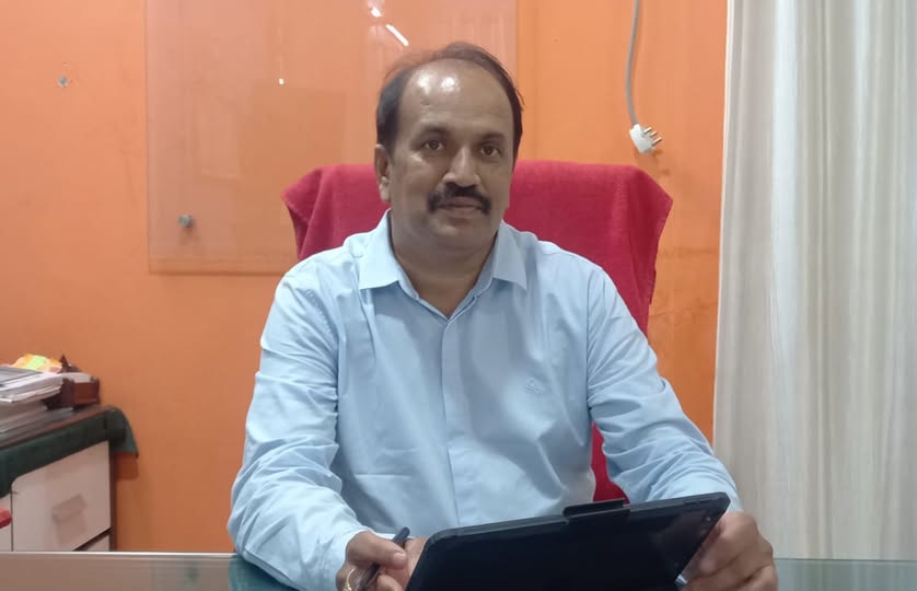ಜಿಲ್ಲಾ ಆರೋಗ್ಯ ಮತ್ತು ಕುಟುಂಬ ಕಲ್ಯಾಣಾಧಿಕಾರಿ ಡಾ.ಯಲ್ಲಾ ರಮೇಶ್ ಬಾಬು ಸಲಹೆ ಕುದಿಸಿ ಆರಿಸಿ ಸೋಸಿದ ನೀರು ಕುಡಿಯಿರಿ