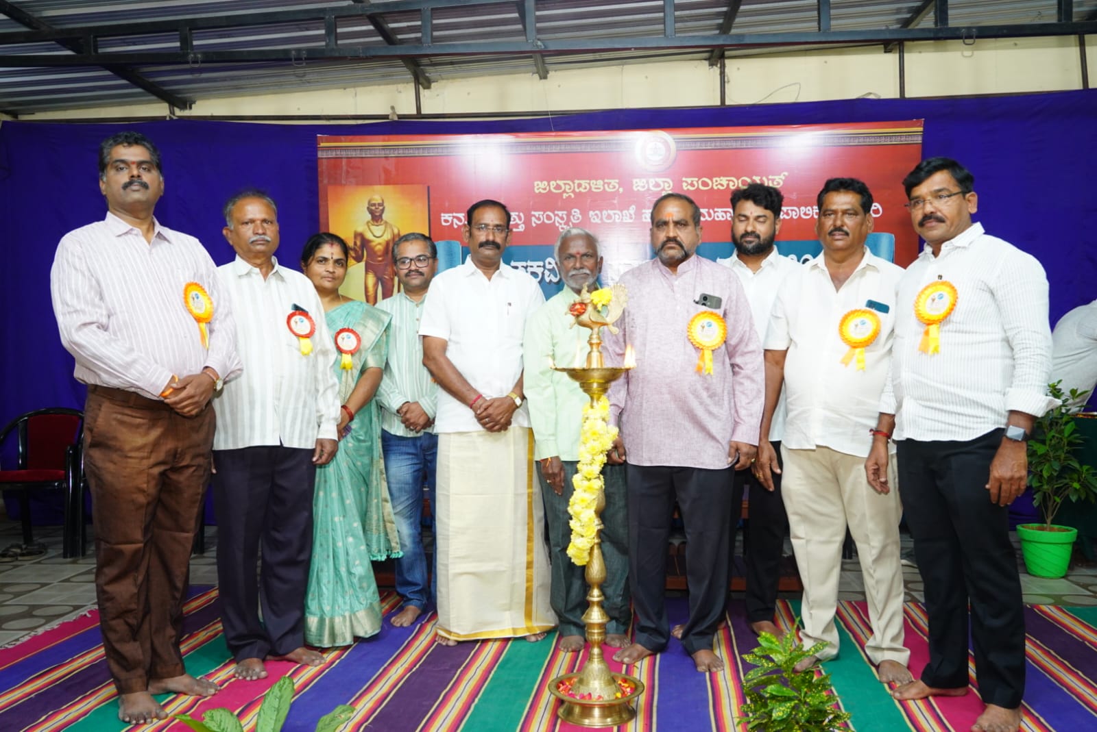 ಬಳ್ಳಾರಿಯಲ್ಲಿ ಸಂತಕವಿ ಶ್ರೀ ಸರ್ವಜ್ಞ ಜಯಂತಿ ಆಚರಣೆ ಸರ್ವಜ್ಞನ ತತ್ವಗಳಿಂದ ಸಮಾಜಕ್ಕೆ ದಾರಿದೀಪ