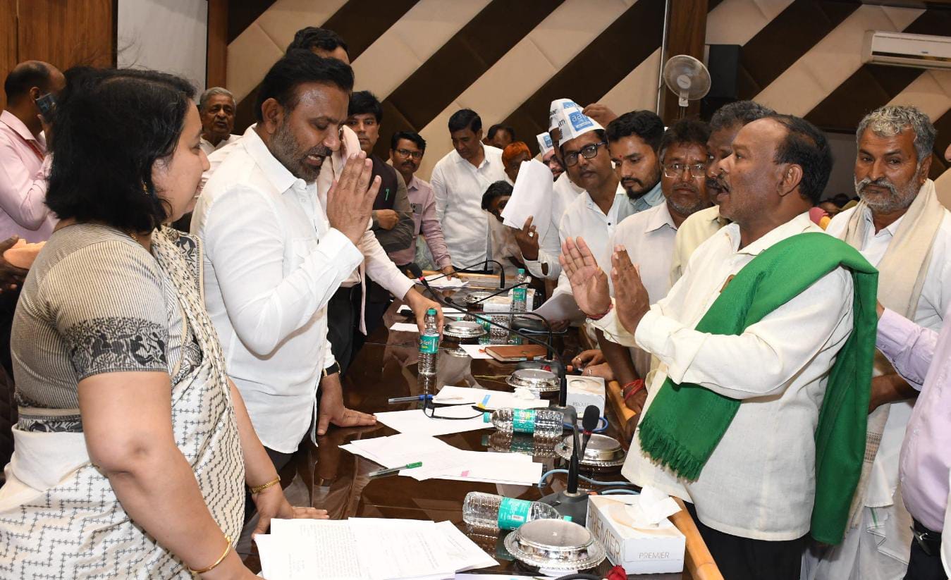 ಜಿಲ್ಲಾಮಟ್ಟದ 12 ನೇ ಜನತಾ ದರ್ಶನ ಸಾರ್ವಜನಿಕರ ಸಮಸ್ಯೆಗಳಿಗೆ ಸ್ಪಂದಿಸಿದ ಜಿಲ್ಲಾ ಉಸ್ತುವಾರಿ ಸಚಿವ ಸಂತೋಷ ಲಾಡ್