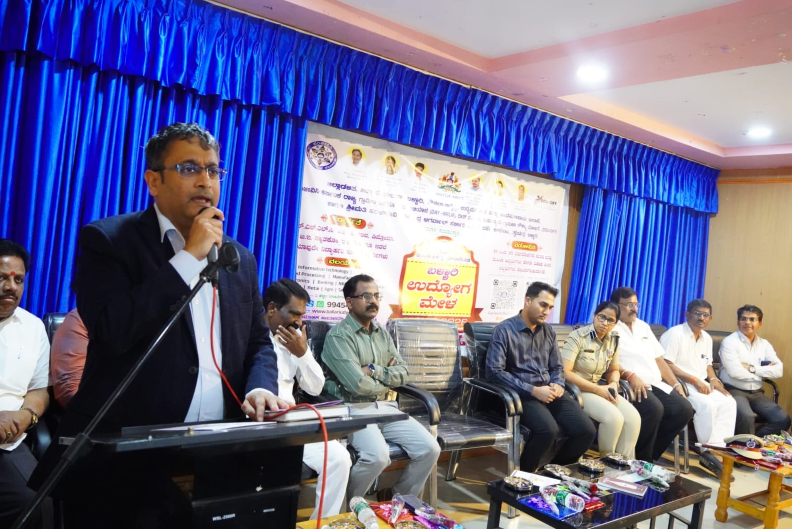 ಬಳ್ಳಾರಿಯಲ್ಲಿ ಬೃಹತ್ ಉದ್ಯೋಗ ಮೇಳಕ್ಕೆ ಚಾಲನೆ ರಾಜ್ಯ ಸರ್ಕಾರ ಉದ್ಯೋಗಾಕಾಂಕ್ಷಿಗಳ ಪರವಾಗಿದೆ: ಮುಂಡರಗಿ ನಾಗರಾಜ್ ಅಭಿಮತ