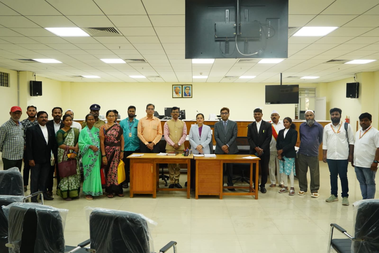 ಬಳ್ಳಾರಿ: ರಾಷ್ಟ್ರೀಯ ಲೋಕ್ ಅದಾಲತ್‌ನಲ್ಲಿ ವಿವಿಧ ಬಗೆಯ ಪ್ರಕರಣಗಳು ರಾಜಿ ಸಂಧಾನ 11,406 ಪ್ರಕರಣ ಇತ್ಯರ್ಥ, 37.86 ಕೋಟಿ ರೂ. ವಸೂಲಾದ ಪರಿಹಾರ ಮೊತ್ತ