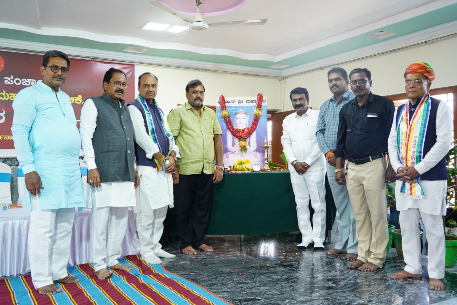ಬಳ್ಳಾರಿಯಲ್ಲಿ ಸಂಭ್ರಮದ ಭಗವಾನ್ ಮಹಾವೀರ ಜಯಂತ್ಯೋತ್ಸವ ಭಗವಾನ್ ಮಹಾವೀರರ ತತ್ವಗಳು ಸಮಾಜಕ್ಕೆ ದಾರಿದೀಪ: ಲಿಡ್ಕರ್ ಅಧ್ಯಕ್ಷ ಮುಂಡರಗಿ ನಾಗರಾಜ