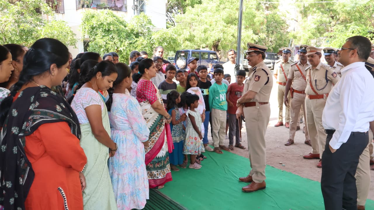 ಬಳ್ಳಾರಿಗೆ ಡಿಜಿಪಿ ಡಾ.ಎಂ.ಎ. ಸಲೀಂ ಭೇಟಿ, ಅಧಿಕಾರಿಗಳೊಂದಿಗೆ ಸಭೆ ಭ್ರಷ್ಟಾಚಾರ ಮುಕ್ತ ಸೇವೆಗೆ ಕರೆ