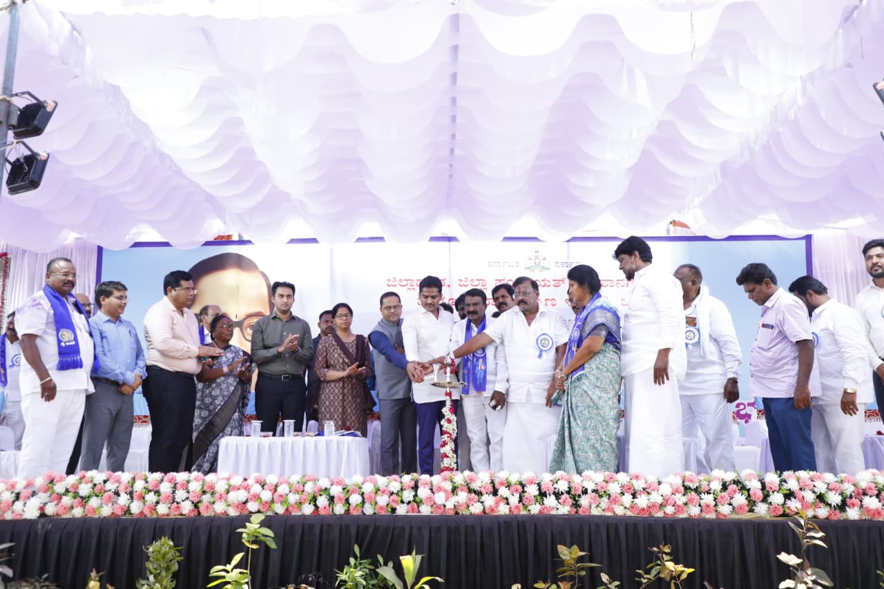 ಡಾ.ಬಿ.ಆರ್.ಅಂಬೇಡ್ಕರ್ ಅವರ 135ನೇ ಜನ್ಮದಿನೋತ್ಸವ ಸಮಾರಂಭದಲ್ಲಿ ಶಾಸಕ ನಾರಾ ಭರತ್ ರೆಡ್ಡಿ ಹೇಳಿಕೆ ಬಳ್ಳಾರಿಯಲ್ಲಿ 10 ಕೋಟಿ ರೂ. ವೆಚ್ಚದಲ್ಲಿ ಅಂಬೇಡ್ಕರ್ ಸುಸಜ್ಜಿತ ಗ್ರಂಥಾಲಯ ನಿರ್ಮಿಸಲು ನಿರ್ಧಾರ