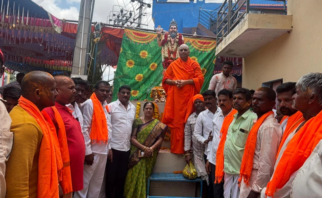 ಉಪ್ಪಾರ ಸಮುದಾಯಕ್ಕೆ ರಾಜಕೀಯ ಪ್ರಾತಿನಿಧ್ಯ ಸಿಗಲಿ: ಭಗೀರಥ ಪೀಠಾಧ್ಯಕ್ಷ ಡಾ.ಪುರುಷೋತ್ತಮಾನಂದಪುರಿ ಸ್ವಾಮೀಜಿ ಆಗ್ರಹ
