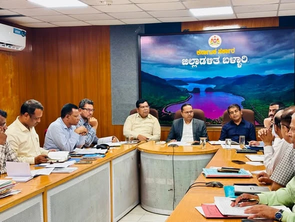 ಮುಂಗಾರು ಮಳೆ: ಸಮನ್ವಯತೆಯಿಂದ ಕೆಲಸ ಮಾಡಲು ಅಧಿಕಾರಿಗಳಿಗೆ ಡಿಸಿ ನಾಗೇಂದ್ರ ಪ್ರಸಾದ್.ಕೆ ನಿರ್ದೇಶನ