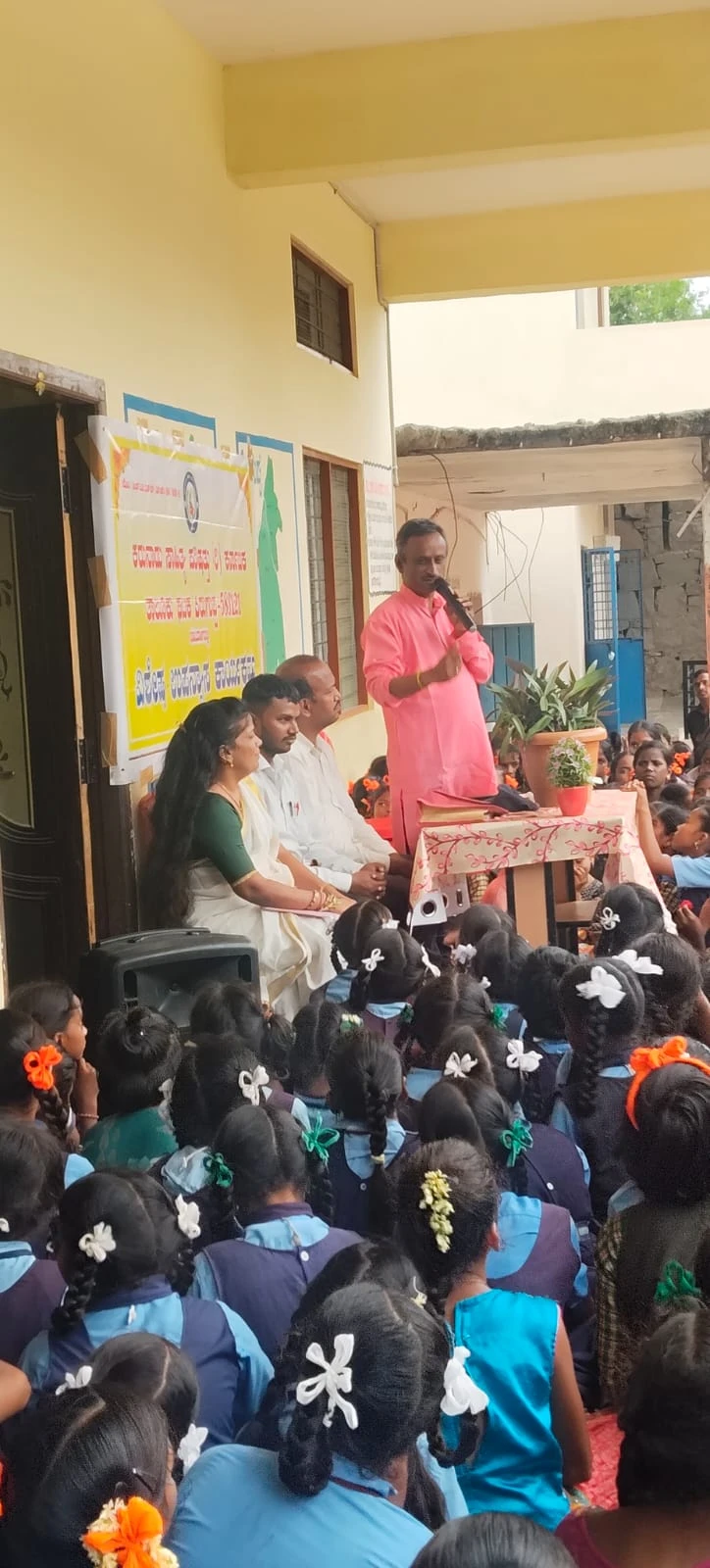 ಮೊಬೈಲ್ ಗೀಳು ಶಿಕ್ಷಣ ಹಾಳು