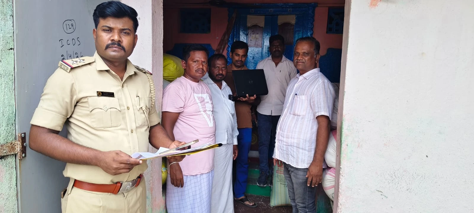  ಆಹಾರ ಮತ್ತು ಪೊಲೀಸ್ ಇಲಾಖೆಯ ಜಂಟಿ ಕಾರ್ಯಾಚರಣೆ: 30 ಚೀಲ ಪಡಿತರ ಅಕ್ಕಿವಶ