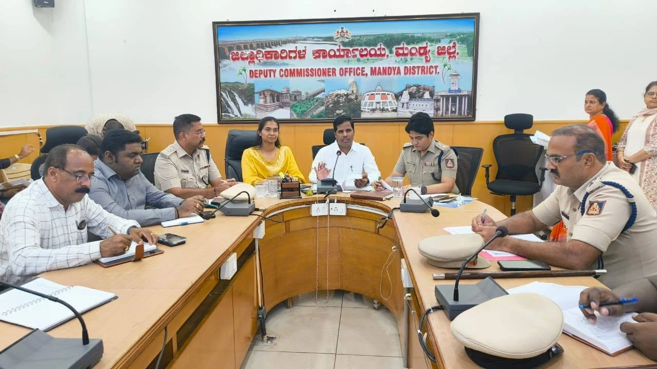15 ರಂದು ಸ್ವಾತಂತ್ರ್ಯ ದಿನಾಚರಣೆಯನ್ನು ವಿಜೃಂಭಣೆಯಿಂದ ಆಚರಿಸಲು ಸಕಲ ಸಿದ್ಧತೆಗೆ ಸೂಚನೆ* *ಡಾ. ಕುಮಾರ*