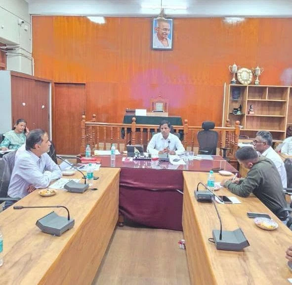 ಜವಾಹರ್ ನವೋದಯ ವಿದ್ಯಾಲಯ ಆಯ್ಕೆ ಪರೀಕ್ಷೆ (JNVST)–2027ರ 6ನೇ ತರಗತಿ ಪ್ರವೇಶಾತಿ ನೋಂದಣಿ* *ಪೋಷಕರಲ್ಲಿ ಹಾಗೂ ಸಾರ್ವಜನಿಕರಲ್ಲಿ ಜಾಗೃತಿ ಮೂಡಿಸುವ ಮೂಲಕ6ನೇ ತರಗತಿ ಪ್ರವೇಶಾತಿ ನೋಂದಣಿ ಪ್ರಮಾಣವನ್ನು ಹೆಚ್ಚಿಸಲು ಕ್ರಮ ಕೖಗೊಳ್ಳಿ* - *ಡಾ ಕುಮಾರ*