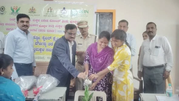 ಬಾಲ್ಯ ವಿವಾಹ ಹಾಗೂ ಮಕ್ಕಳ ಮೇಲಿನ ದೌರ್ಜನ್ಯ ತಡೆಗೆ ಜಾಗೃತಿ ಕಾರ್ಯಕ್ರಮ ------- ಬಾಲ್ಯ ವಿವಾಹ ನಿಷೇಧ ಹಾಗೂ ಮಕ್ಕಳ ಹಕ್ಕುಗಳ ರಕ್ಷಣೆ ನಮ್ಮೆಲ್ಲರ ಜವಾಬ್ದಾರಿ: ನ್ಯಾ. ಮಹಾಂತೇಶ್ ಎಸ್. ದರಗದ್