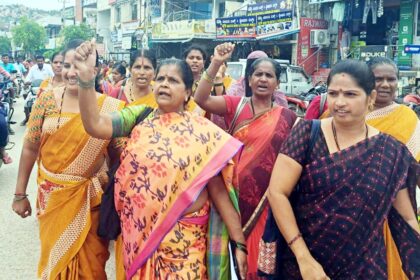 ಎ.ಐ.ಟಿ.ಯು.ಸಿ ವತಿಯಿಂದ ವಿವಿಧ ಬೇಡಿಕೆಗಳ ಈಡೆರಿಕೆಗಾಗಿ ಪ್ರತಿಭಟನೆ