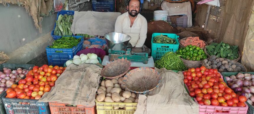 ಇಳುವರಿ ಕುಂಠಿತ,ಗಗನಕ್ಕೇರಿದ ತರಕಾರಿ ಬೆಲೆ 