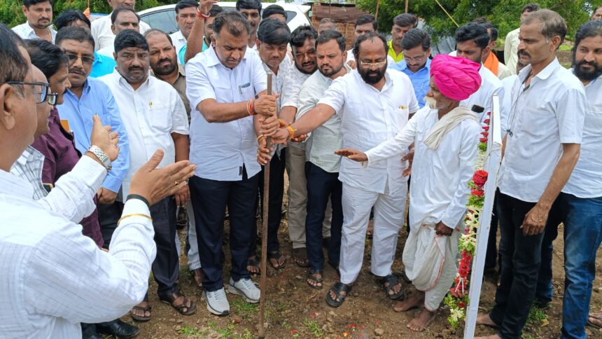 5 ಕೋಟಿ ರೂ. ವೆಚ್ಚದ ರಸ್ತೆ ಕಾಮಗಾರಿಗೆ ಶಾಸಕರಿಂದ ಚಾಲನೆ