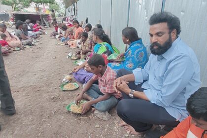 ಸೂರು ಕಳೆದು ಕೊಂಡವರಿಗೆ ತಾತ್ಕಾಲಿಕ ಗುಡಿಸಲು ನಿರ್ಮಾಣ ಮಾಡಿದ ಶ್ರೀರಾಮುಲು*