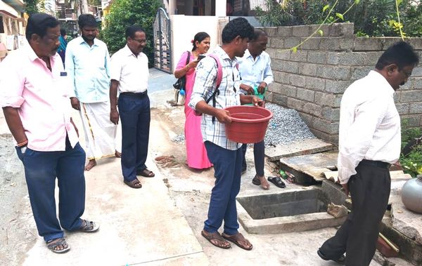 ಡೆಂಗ್ಯೂ ಹಾಟ್‌ಸ್ಪಾಟ್ ವಾರ್ಡ್ ಮನೆಗಳಿಗೆ ಲಾರ್ವಾಹಾರಿ ಮೀನು ವಿತರಣೆ