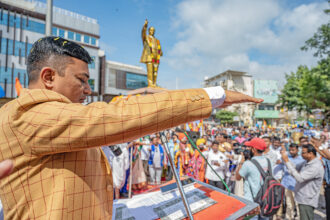  ರಾಷ್ಟ್ರೀಯ  ಹೆದ್ದಾರಿಯಲ್ಲಿ  ಮಾನವ ಸರಪಳಿ ಜನಸ್ತೋಮದಿಂದ ಮೊಳಗಿದ ಭಾರತ ಮಾತಾಕಿ, ಕನ್ನಡಾಂಬೆ ಜೈ ಘೋಷಣೆ.