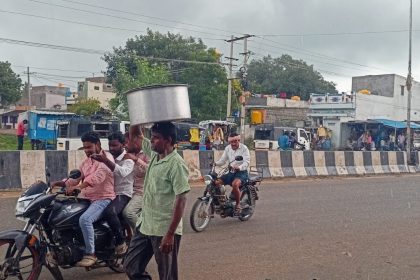 ನಿರಂತರ ಜಿಟಿ ಜಿಟಿ ಮಳೆ: ತಂಪಾದ ವಾತಾವತಣ