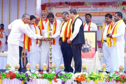 ವಿಜಯನಗರ ಶ್ರೀ ಕೃಷ್ಣದೇವರಾಯ ವಿಶ್ವವಿದ್ಯಾಲಯದಲ್ಲಿ ಸಂಭ್ರಮದ ಸುವರ್ಣ ಕನ್ನಡ ರಾಜ್ಯೋತ್ಸವ; ಅದ್ದೂರಿ ಮೆರವಣಿಗೆ-ಹಬ್ಬದ ವಾತಾವರಣ ಸೃಷ್ಠಿ  ಕನ್ನಡ ನಾಡಿನಲ್ಲಿ ಜನಿಸುವುದೇ ಪುಣ್ಯ: ಡಾ.ಜಯಕರ್.ಎಸ್.ಎಂ