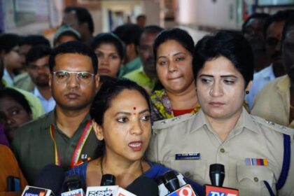 ಬಳ್ಳಾರಿ: ಜಿಲ್ಲಾ ಆಸ್ಪತ್ರೆಗೆ ರಾಜ್ಯ ಮಹಿಳಾ ಆಯೋಗದ ಅಧ್ಯಕ್ಷೆ ಡಾ.ನಾಗಲಕ್ಷ್ಮಿ ಚೌಧರಿ ಭೇಟಿ, ಪರಿಶೀಲನೆ
