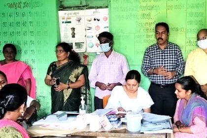 ಜಾನುಕೊಂಡ: ತಾಯಂದಿರ ಸಭೆಯಲ್ಲಿ ಟಿ ಹೆಚ್ ಒ ಡಾ.ಬಿ.ವಿ.ಗಿರೀಶ್ ಸಲಹೆ ಮಕ್ಕಳಿಗೆ ಲಸಿಕೆಗಳು ಎದೆ ಹಾಲಿನಷ್ಟೇ ಮಹತ್ವ ಹೊಂದಿವೆ