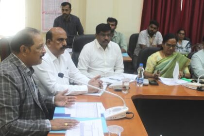 ಕೆಎಂಇಆರ್‍ಸಿ ಪ್ರಗತಿ ಪರಿಶೀಲನಾ ಸಭೆಯಲ್ಲಿ ನಿಗಮ ವ್ಯವಸ್ಥಾಪಕ ನಿರ್ದೇಶಕ ಡಾ.ಸಂಜಯ್ ಎಸ್ ಬಿಜ್ಜೂರ್ ಸೂಚನೆ…ಗಣಿಬಾಧಿತ ಪ್ರದೇಶ ಜನರ ಕೇಂದ್ರೀಕರಿಸಿ ಪರಿಹಾರ ಕ್ರಮ ಕೈಗೊಳ್ಳಿ