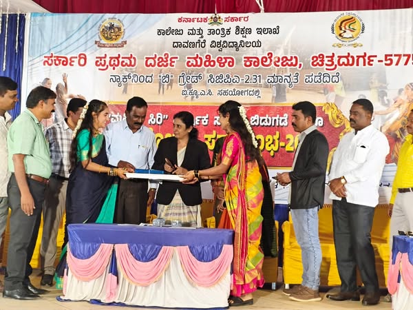 ಪ್ರತಿಭೋತ್ಸವ ಸಮಾರಂಭದಲ್ಲಿ ಹಿರಿಯ ವಕೀಲೆ ಡಿ.ಕೆ.ಶೀಲಾ ಪ್ರತಿ ಮಹಿಳೆಯೂ ಸ್ವಾಭಿಮಾನದ ಬದುಕು ಕಟ್ಟಿಕೊಳ್ಳಬೇಕು