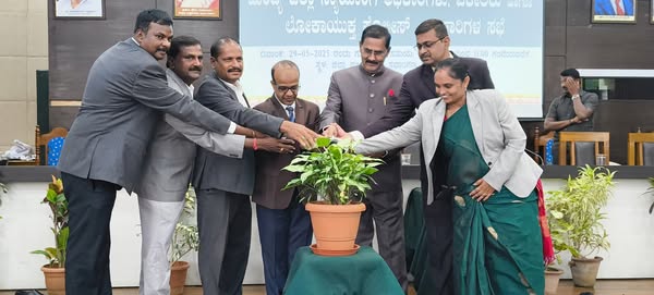 ನ್ಯಾಯಾದೀಶರು ಸಾರ್ವಜನಿಕರಲ್ಲಿ ಕಾನೂನು ಅರಿವು ಮೂಡಿಸಬೇಕು: ಬಿ. ವೀರಪ್ಪ