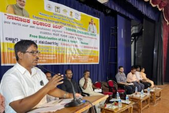 ಉಚಿತ ಸಾಧನ ಸಲಕರಣೆಗಳ ವಿತರಣೆ ಕಾರ್ಯಕ್ರಮದಲ್ಲಿ ಜಿಲ್ಲಾ ಗ್ಯಾರಂಟಿ ಯೋಜನೆಗಳ ಅಧ್ಯಕ್ಷ ಕೆ.ಇ ಚಿದಾನಂದಪ್ಪ ಅಭಿಮತ ದಿವ್ಯಾಂಗರಿಗೆ ಗೌರವ ಮತ್ತು ಪ್ರೋತ್ಸಾಹ ಅಗತ್ಯ