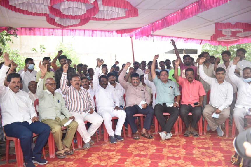 ರಸಾಯನಿಕ ಕೈಗಾರಿಕೆಗಳನ್ನು ಮುಚ್ಚಲು ಆಗ್ರಹಿಸಿ ಪ್ರತಿಭಟನೆ : ಮುಚ್ಚಲು ಜಿಲ್ಲಾಡಳಿತಕ್ಕೆ ಶಿಫಾರಸ್ಸು ರಸಾಯನಿಕ ಕೈಗಾರಿಕೆಗಳನ್ನು ಮುಚ್ಚಲು ಆಗ್ರಹಿಸಿ ಪ್ರತಿಭಟನೆ : ಮುಚ್ಚಲು ಜಿಲ್ಲಾಡಳಿತಕ್ಕೆ ಶಿಫಾರಸ್ಸು