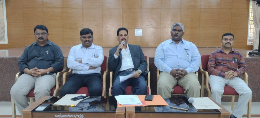 ಮಹರ್ಷಿ ವಾಲ್ಮೀಕಿ ವಿಶ್ವವಿದ್ಯಾಲಯವನ್ನು ದೊಡ್ಡಮಟ್ಟದಲ್ಲಿ ಬೆಳೆಸುವ ಚಿಂತನೆಯಿದೆ: ನೂತನ ಕುಲಪತಿ ಪ್ರೊ.ಶಿವಾನಂದ ಕೆಳಗಿನಮನಿ ಆಶಯ